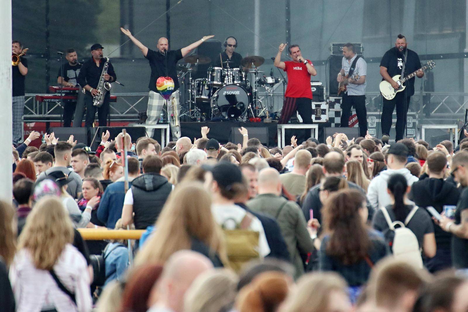 Majáles po třech letech rozburácel Brno, přivezl Kazmu, Mirai i Kapitána Dema