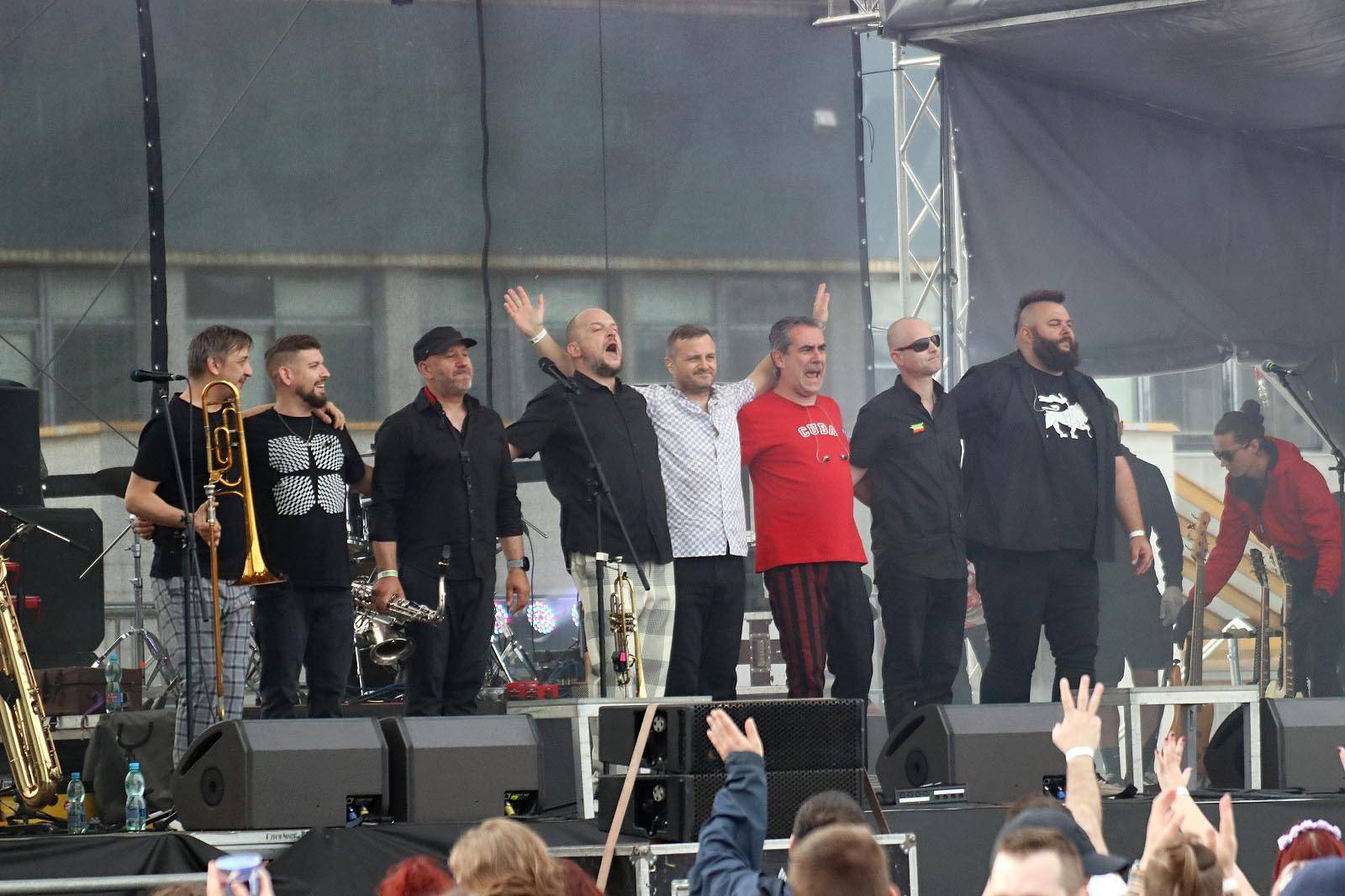 Majáles po třech letech rozburácel Brno, přivezl Kazmu, Mirai i Kapitána Dema