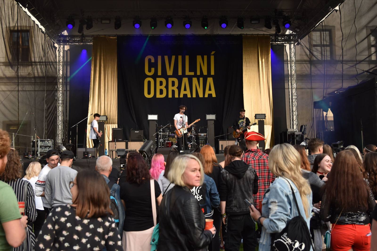 Rybičky 48 v Kutné Hoře rozjeli open air sezónu, klášter se otřásal v základech 