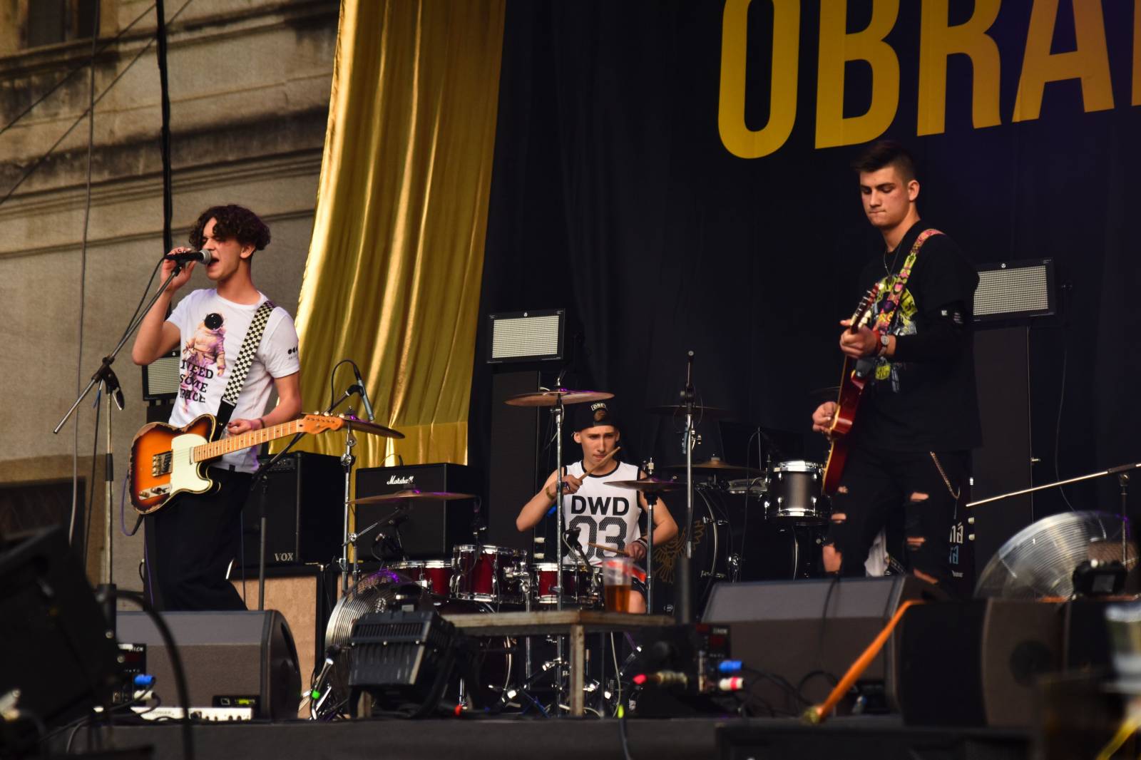 Rybičky 48 v Kutné Hoře rozjeli open air sezónu, klášter se otřásal v základech 