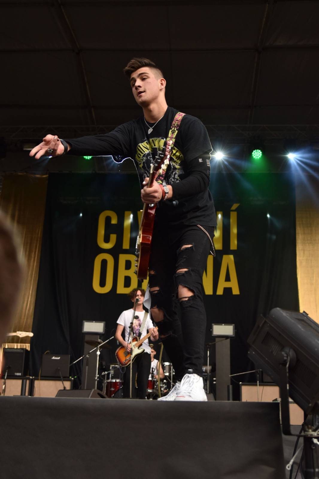 Rybičky 48 v Kutné Hoře rozjeli open air sezónu, klášter se otřásal v základech 