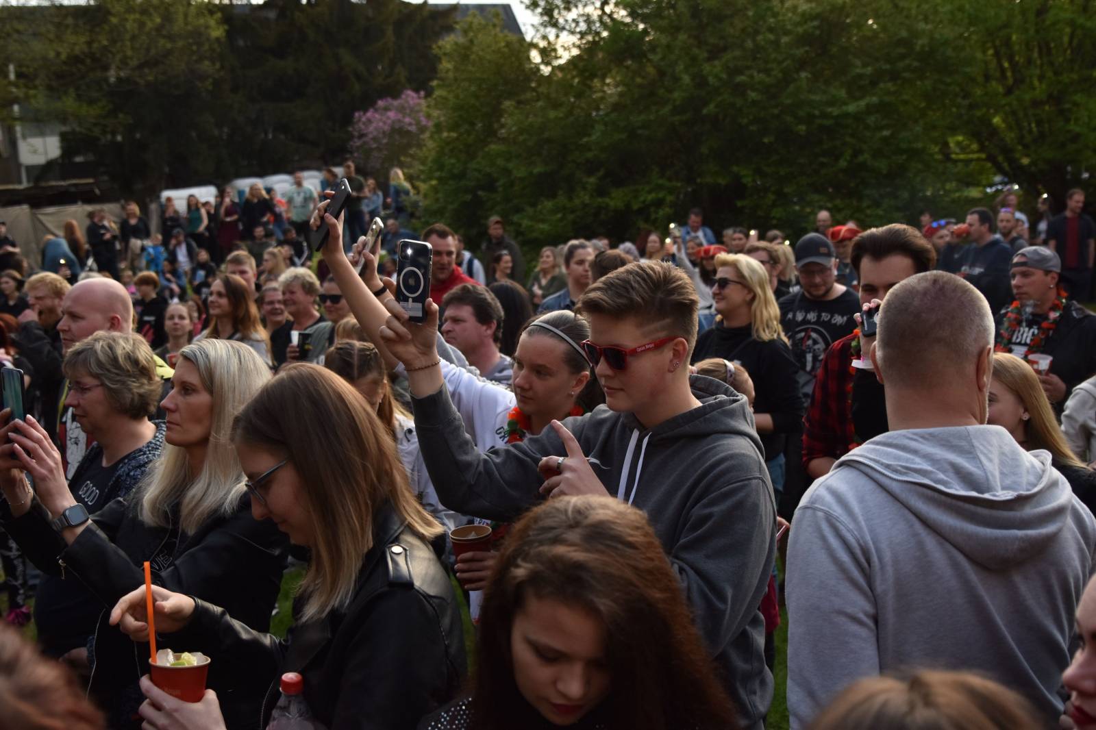 Rybičky 48 v Kutné Hoře rozjeli open air sezónu, klášter se otřásal v základech 