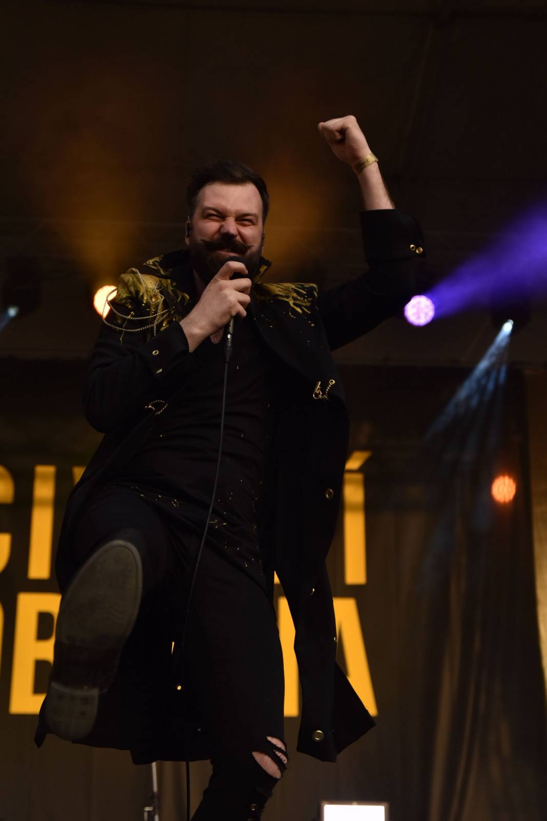 Rybičky 48 v Kutné Hoře rozjeli open air sezónu, klášter se otřásal v základech 