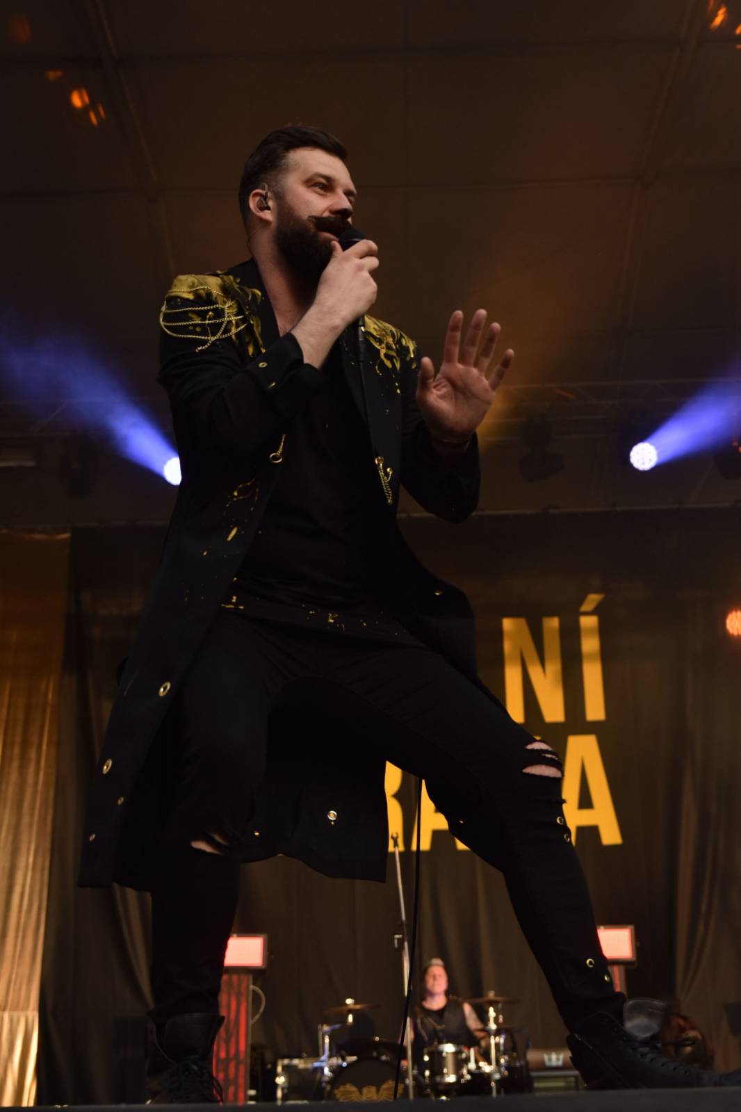 Rybičky 48 v Kutné Hoře rozjeli open air sezónu, klášter se otřásal v základech 