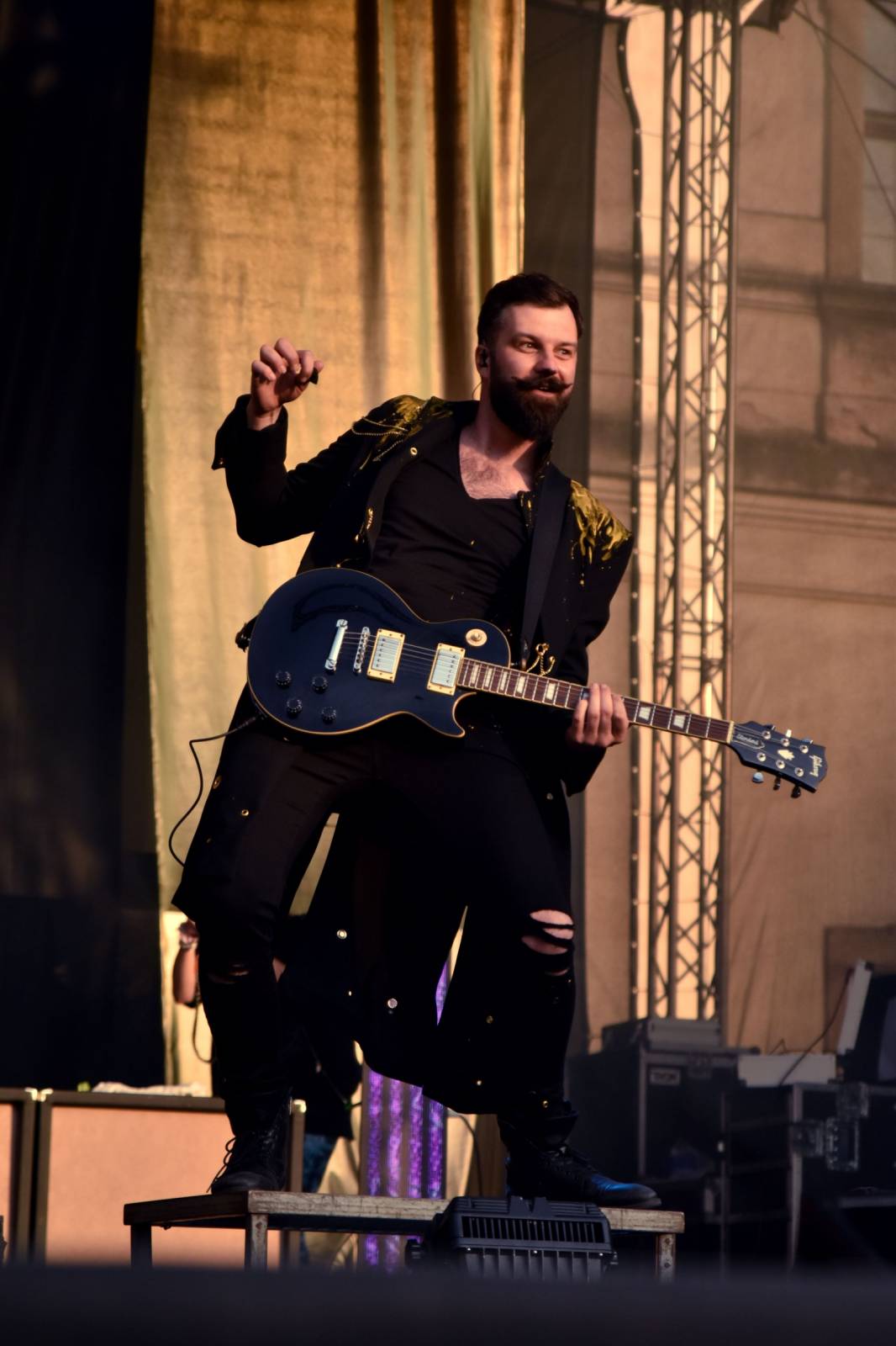 Rybičky 48 v Kutné Hoře rozjeli open air sezónu, klášter se otřásal v základech 