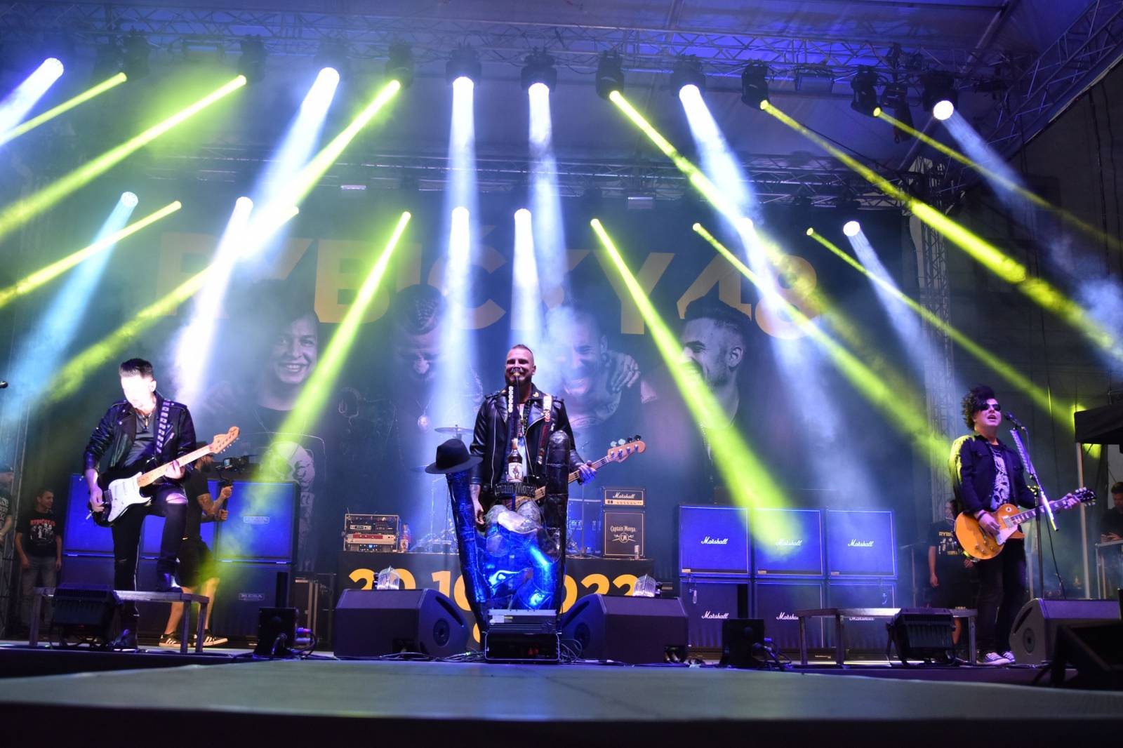 Rybičky 48 v Kutné Hoře rozjeli open air sezónu, klášter se otřásal v základech 