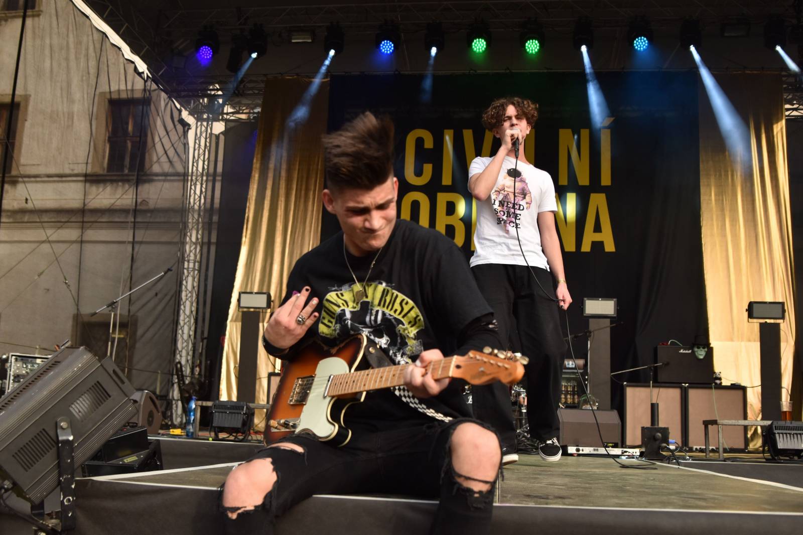 Rybičky 48 v Kutné Hoře rozjeli open air sezónu, klášter se otřásal v základech 