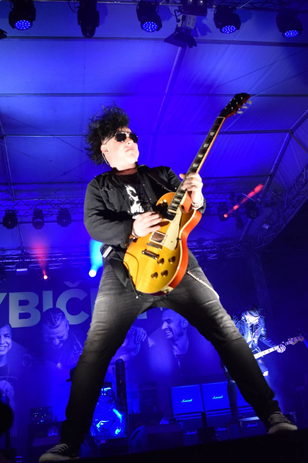 Rybičky 48 v Kutné Hoře rozjeli open air sezónu, klášter se otřásal v základech 