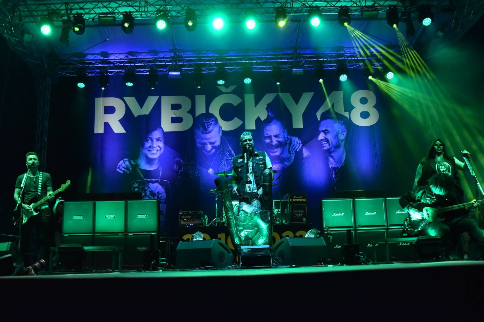 Rybičky 48 v Kutné Hoře rozjeli open air sezónu, klášter se otřásal v základech 