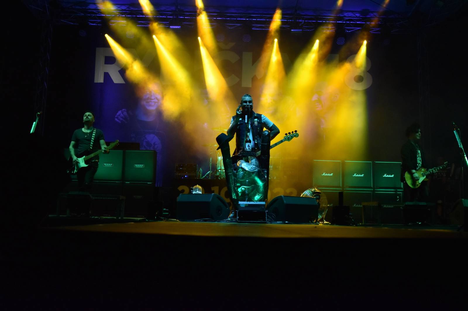 Rybičky 48 v Kutné Hoře rozjeli open air sezónu, klášter se otřásal v základech 