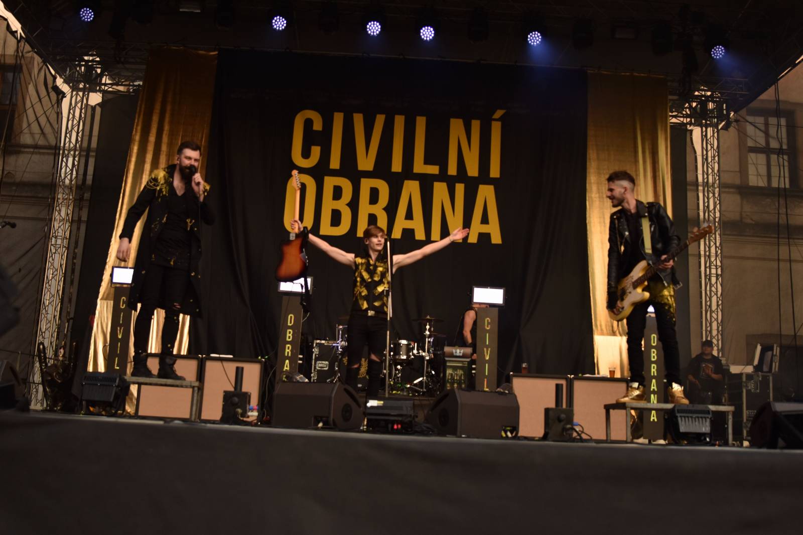 Rybičky 48 v Kutné Hoře rozjeli open air sezónu, klášter se otřásal v základech 