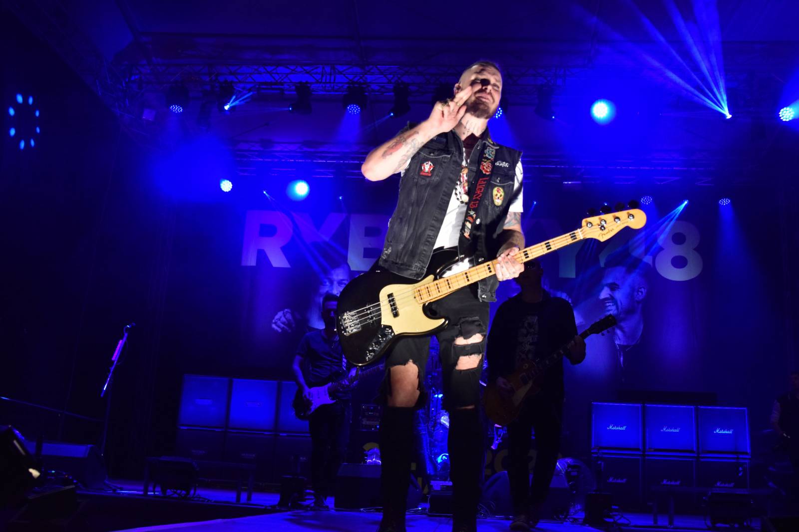 Rybičky 48 v Kutné Hoře rozjeli open air sezónu, klášter se otřásal v základech 