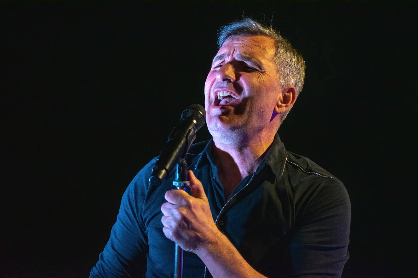 Majálesové veselí v Pardubicích odstartovalo. Miraie Navrátila vyklopili fanoušci z nafukovací jahody