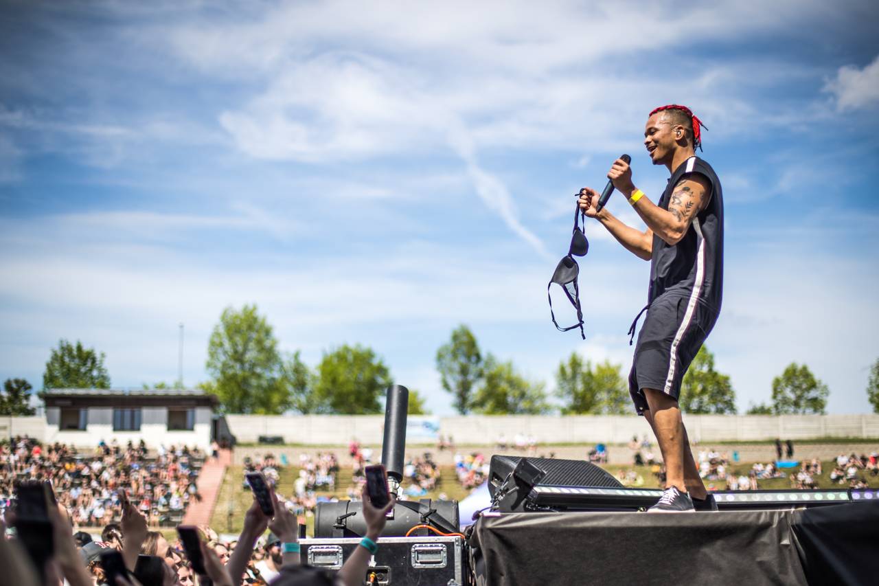 Překvapení Plzeňského Majálesu? King Lost alias Marek Ztracený. Po Benu Cristovaovi létaly podprsenky, vystoupili i Rybičky 48 či Divokej Bill