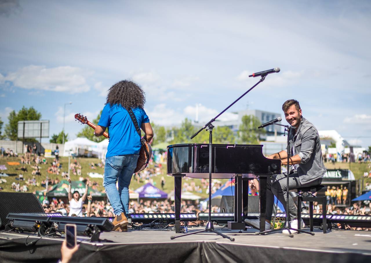 Překvapení Plzeňského Majálesu? King Lost alias Marek Ztracený. Po Benu Cristovaovi létaly podprsenky, vystoupili i Rybičky 48 či Divokej Bill