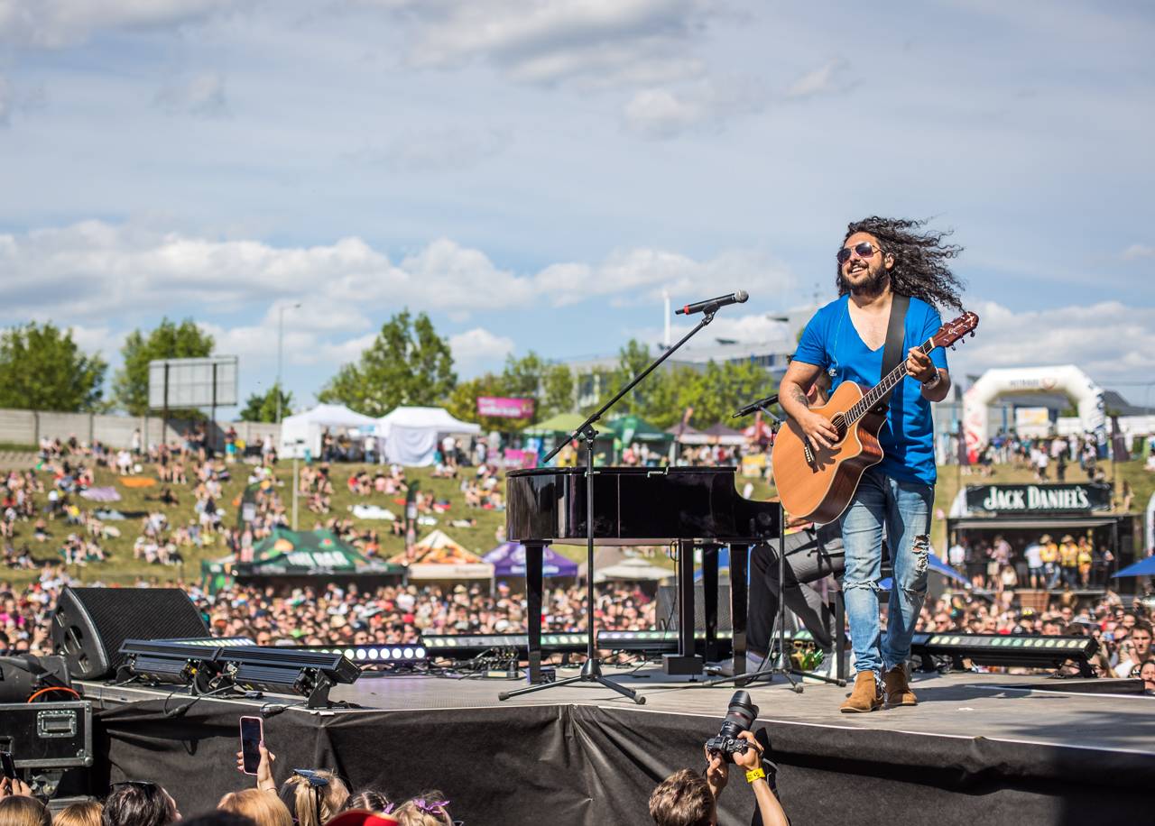 Překvapení Plzeňského Majálesu? King Lost alias Marek Ztracený. Po Benu Cristovaovi létaly podprsenky, vystoupili i Rybičky 48 či Divokej Bill