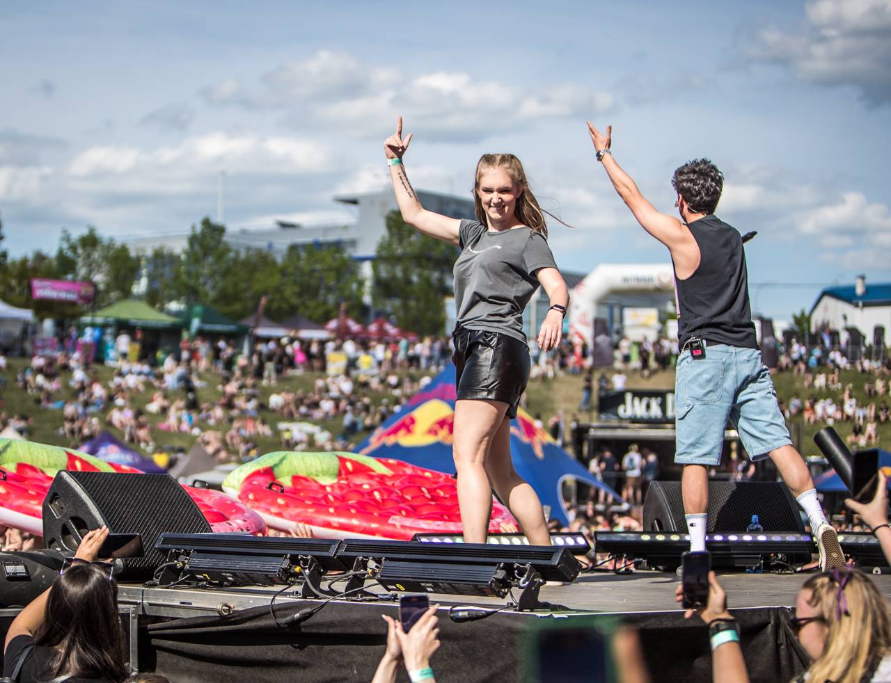 Překvapení Plzeňského Majálesu? King Lost alias Marek Ztracený. Po Benu Cristovaovi létaly podprsenky, vystoupili i Rybičky 48 či Divokej Bill