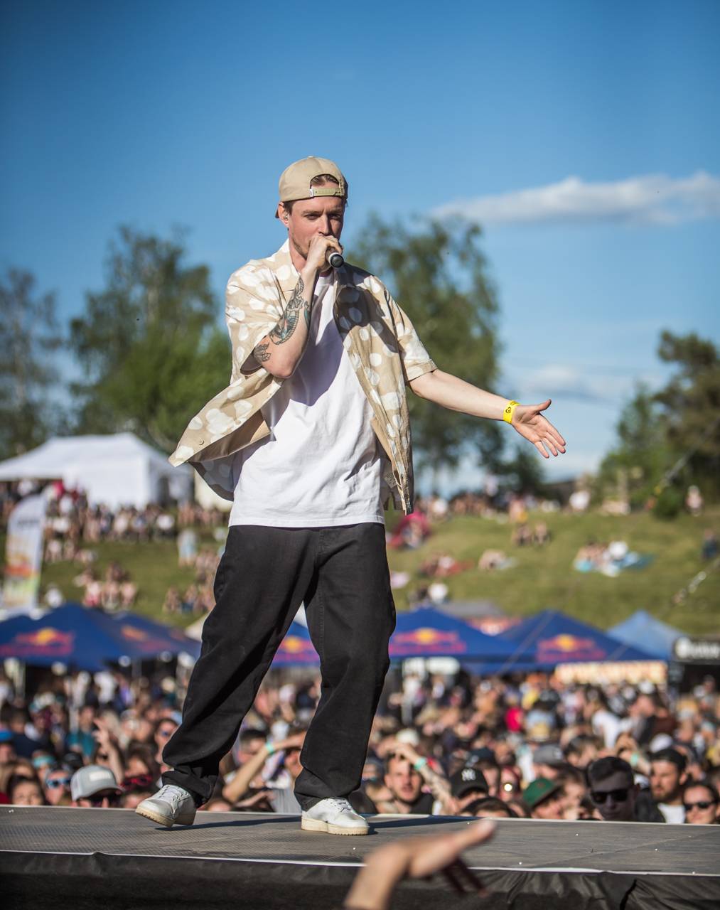 Překvapení Plzeňského Majálesu? King Lost alias Marek Ztracený. Po Benu Cristovaovi létaly podprsenky, vystoupili i Rybičky 48 či Divokej Bill