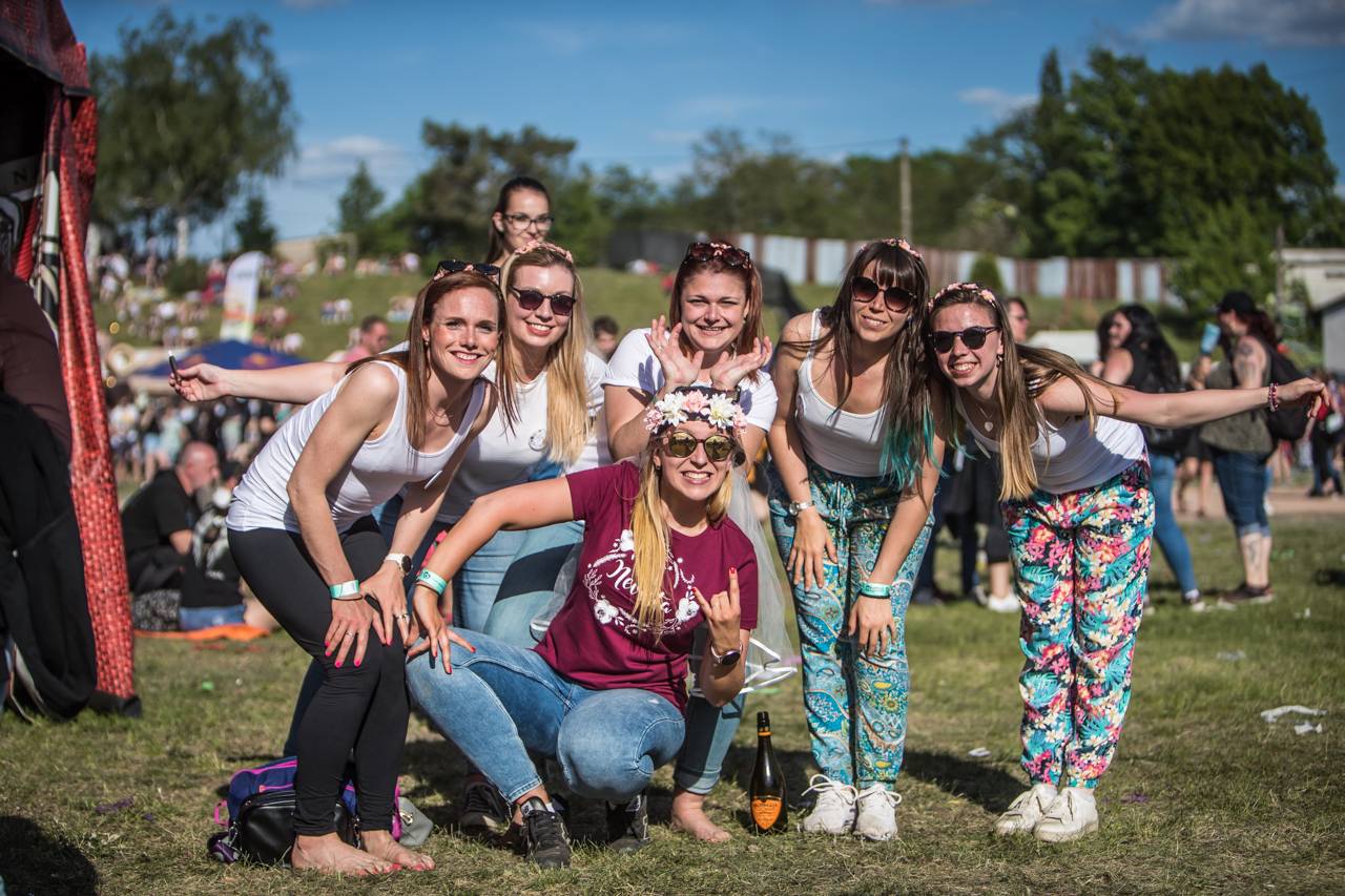 Překvapení Plzeňského Majálesu? King Lost alias Marek Ztracený. Po Benu Cristovaovi létaly podprsenky, vystoupili i Rybičky 48 či Divokej Bill