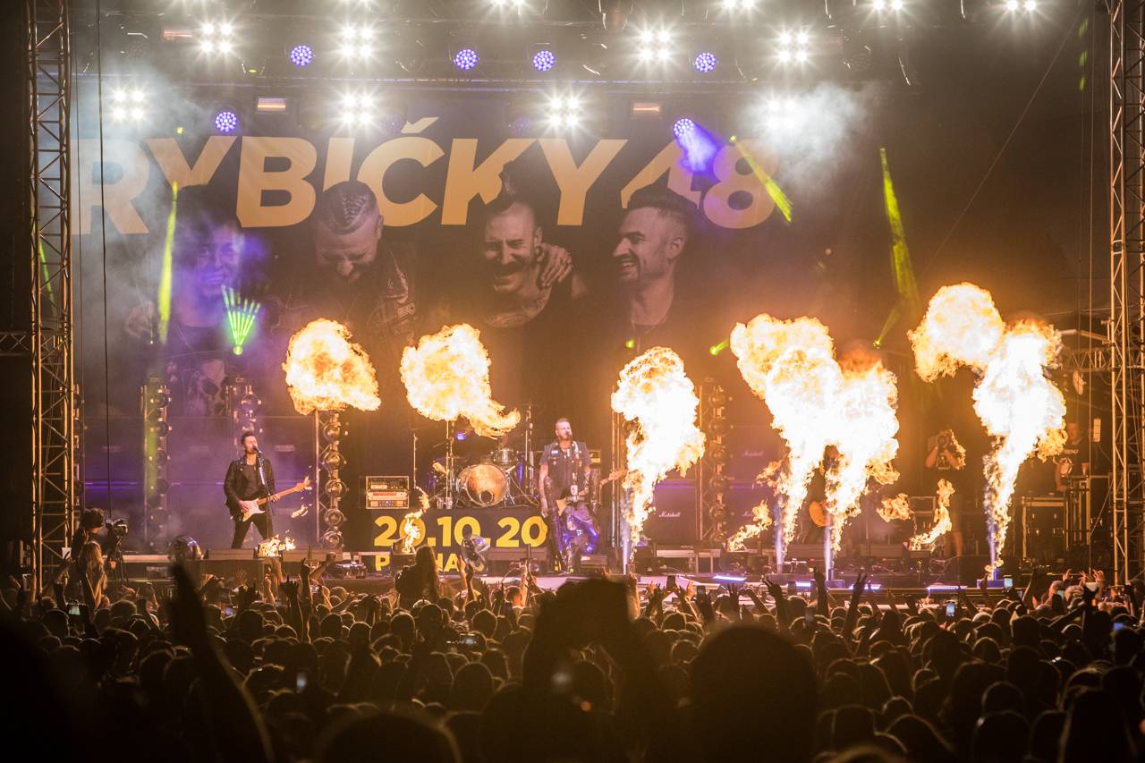 Překvapení Plzeňského Majálesu? King Lost alias Marek Ztracený. Po Benu Cristovaovi létaly podprsenky, vystoupili i Rybičky 48 či Divokej Bill