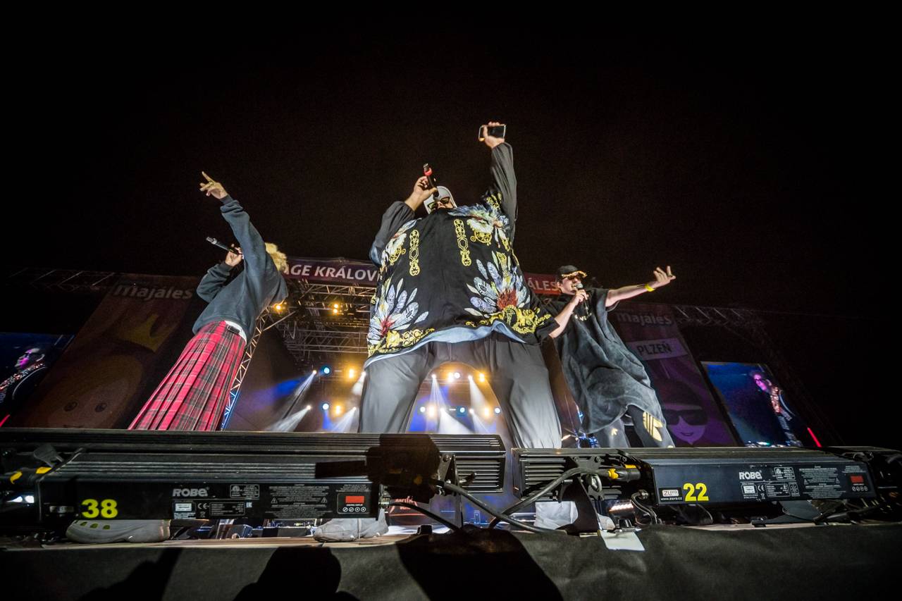 Překvapení Plzeňského Majálesu? King Lost alias Marek Ztracený. Po Benu Cristovaovi létaly podprsenky, vystoupili i Rybičky 48 či Divokej Bill