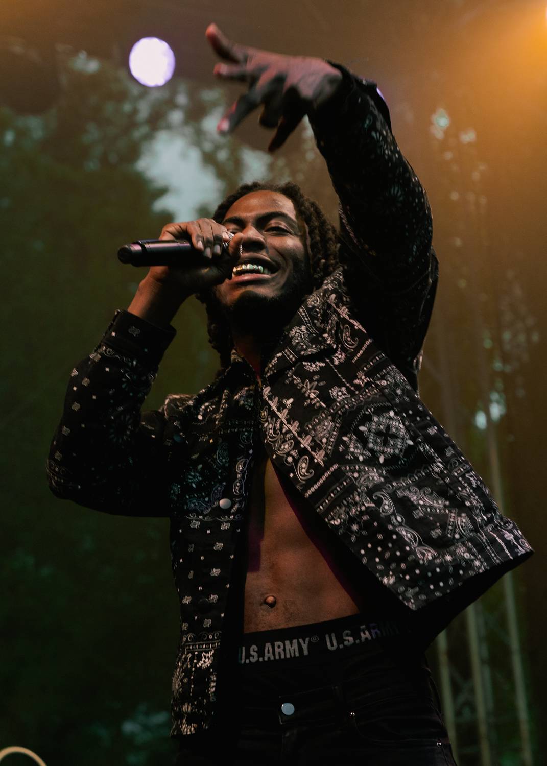 Čistá syrovost a nával energie. Do Česka dorazil rapper Denzel Curry