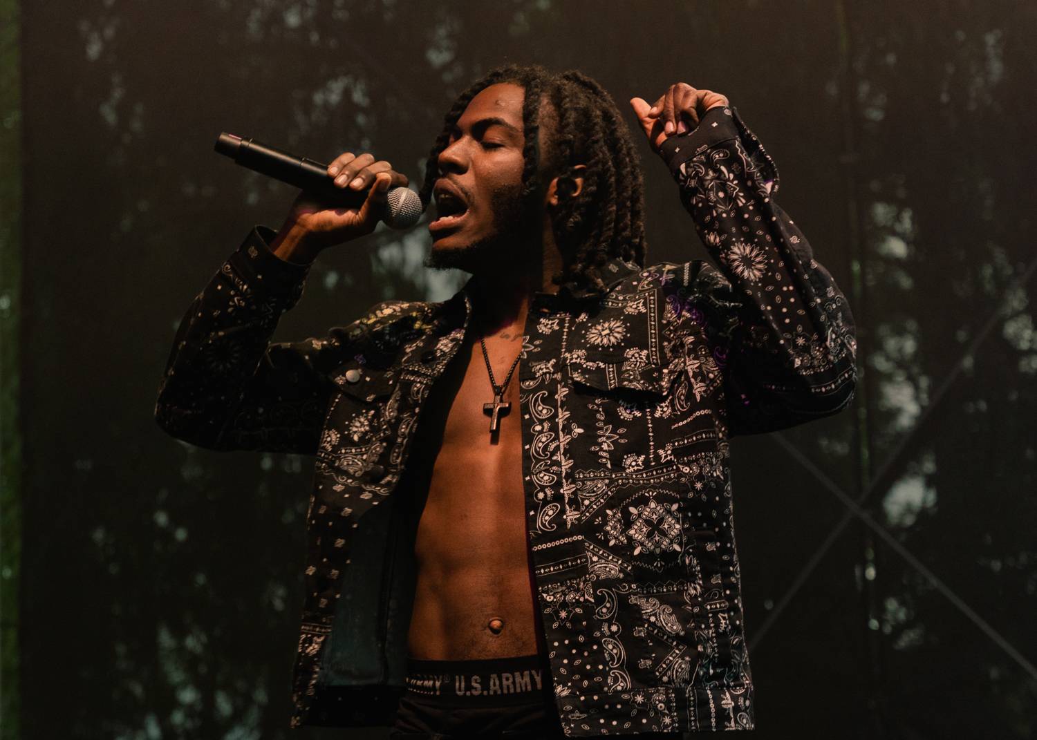 Čistá syrovost a nával energie. Do Česka dorazil rapper Denzel Curry