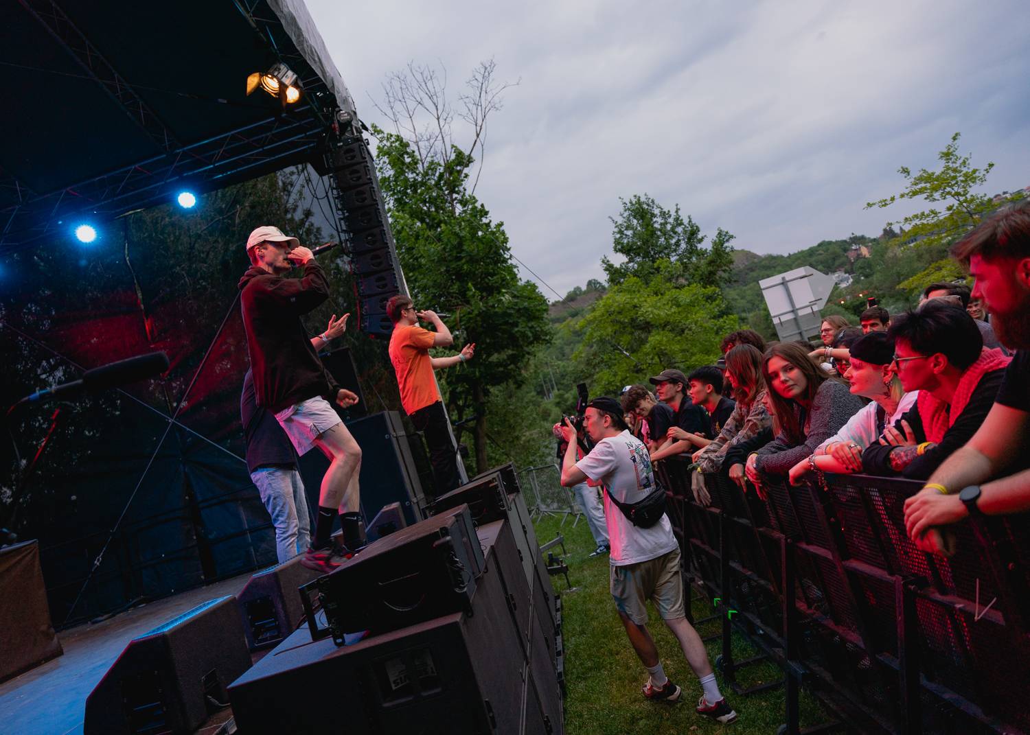 Čistá syrovost a nával energie. Do Česka dorazil rapper Denzel Curry
