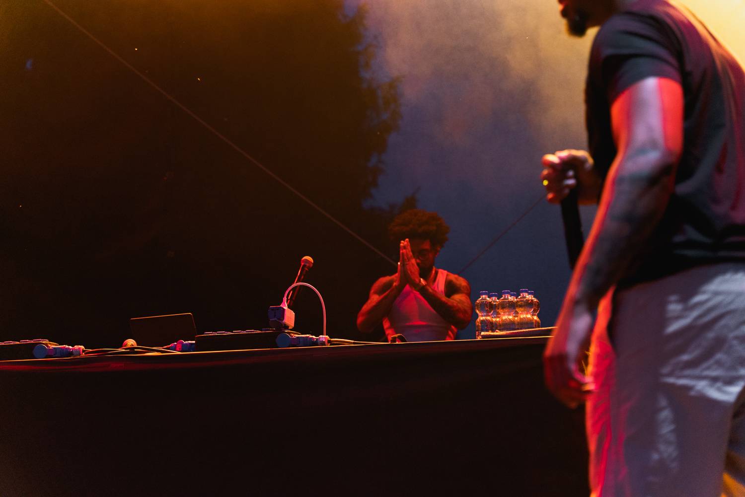 Čistá syrovost a nával energie. Do Česka dorazil rapper Denzel Curry