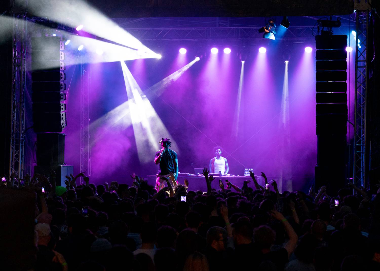 Čistá syrovost a nával energie. Do Česka dorazil rapper Denzel Curry