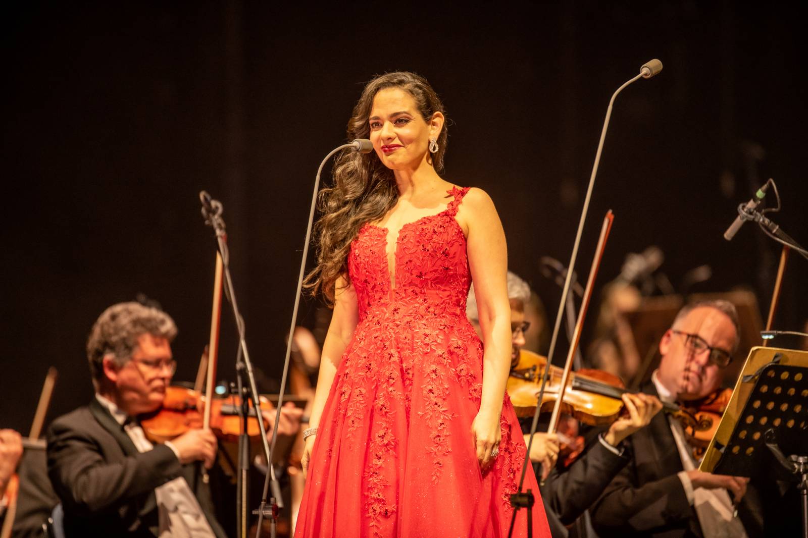 Andrea Bocelli zaplnil pražskou O2 arenu, nevidomý tenorista pozval na pódium několik hostů