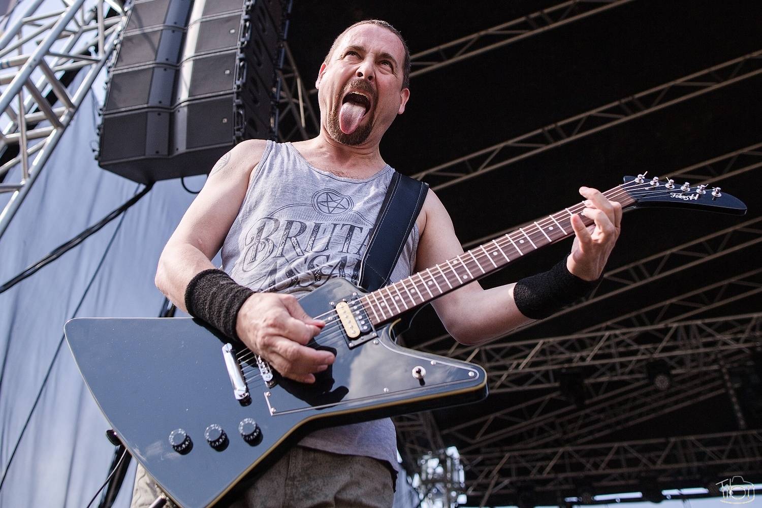 Narozeninový večírek Tří sester odstartoval. Na pražském Smíchově vystoupili Apple Juice, Plexis, SPS, Iné Kafé i The Varukers