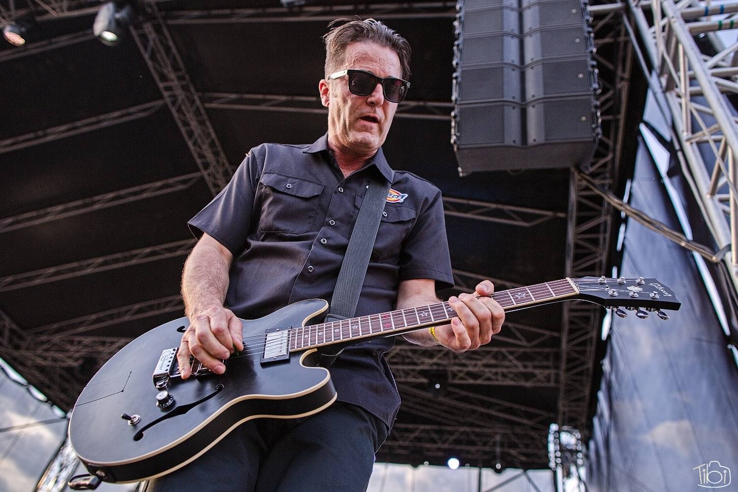 Narozeninový večírek Tří sester odstartoval. Na pražském Smíchově vystoupili Apple Juice, Plexis, SPS, Iné Kafé i The Varukers