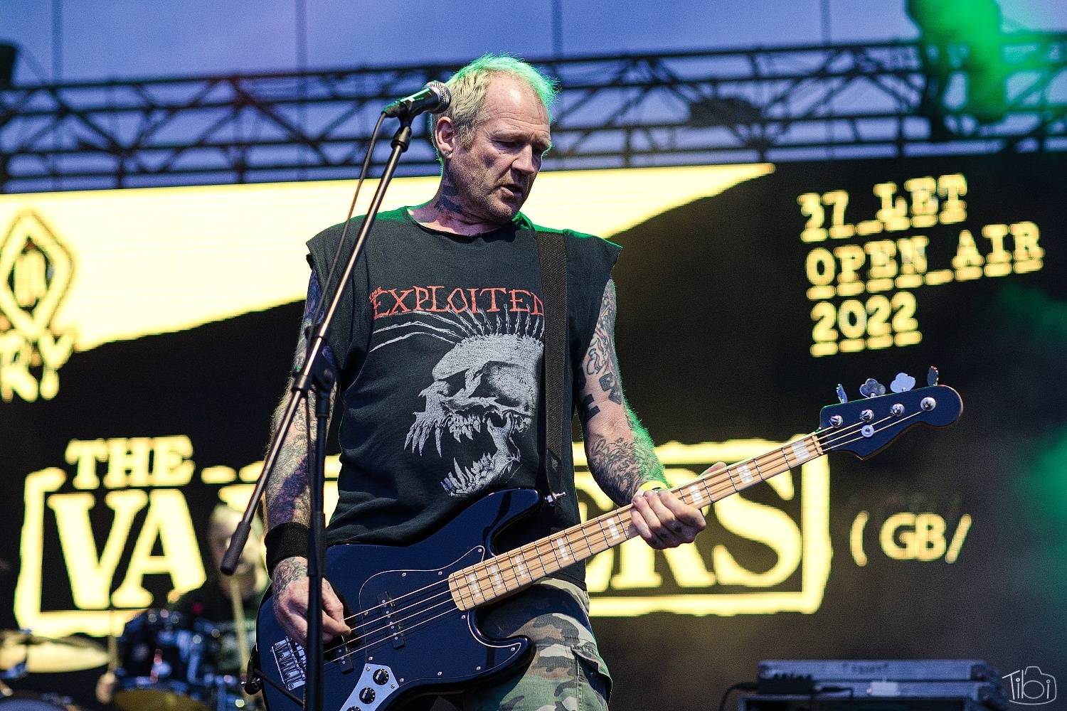 Narozeninový večírek Tří sester odstartoval. Na pražském Smíchově vystoupili Apple Juice, Plexis, SPS, Iné Kafé i The Varukers