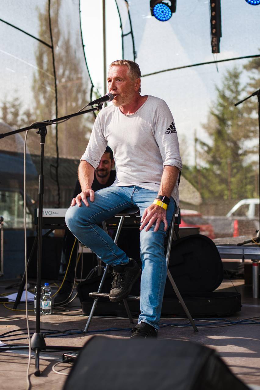 Prudká bouře, ale i salva veselí a rokenrolu. Třem-Fest přivezl do Plzně Tomáše Kluse, Hentai Corporation či The Fialky