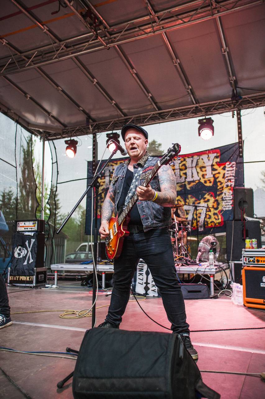 Prudká bouře, ale i salva veselí a rokenrolu. Třem-Fest přivezl do Plzně Tomáše Kluse, Hentai Corporation či The Fialky