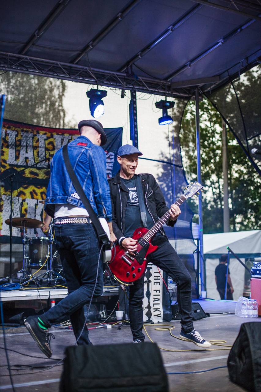 Prudká bouře, ale i salva veselí a rokenrolu. Třem-Fest přivezl do Plzně Tomáše Kluse, Hentai Corporation či The Fialky