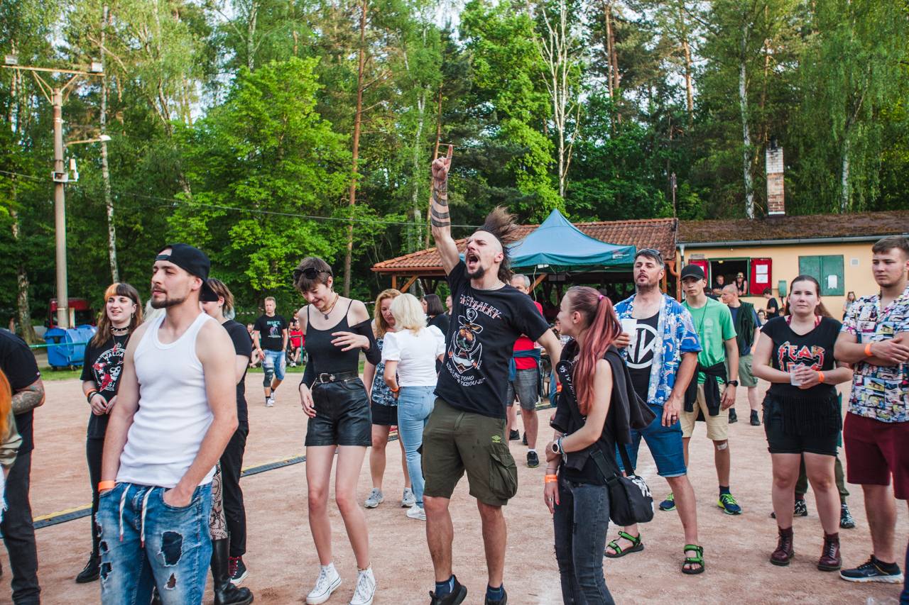 Prudká bouře, ale i salva veselí a rokenrolu. Třem-Fest přivezl do Plzně Tomáše Kluse, Hentai Corporation či The Fialky