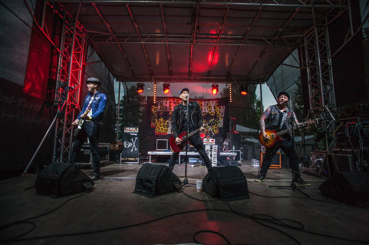 Prudká bouře, ale i salva veselí a rokenrolu. Třem-Fest přivezl do Plzně Tomáše Kluse, Hentai Corporation či The Fialky