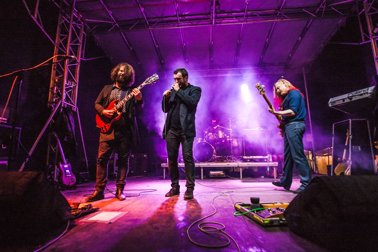 Prudká bouře, ale i salva veselí a rokenrolu. Třem-Fest přivezl do Plzně Tomáše Kluse, Hentai Corporation či The Fialky