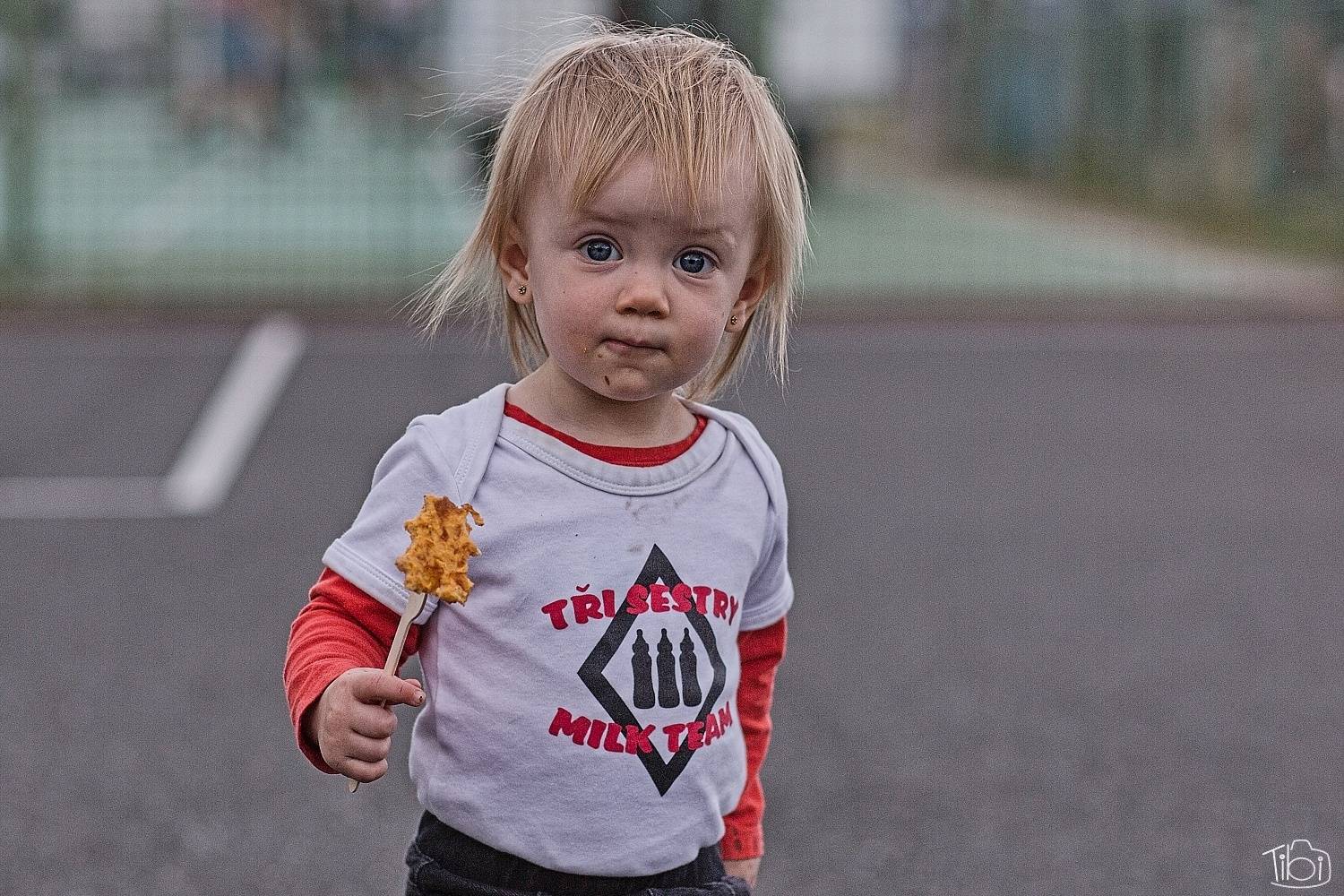 Tři sestry pokřtily nové LP. K narozeninám jim popřáli Doctor P. P., E!E či Zputnik