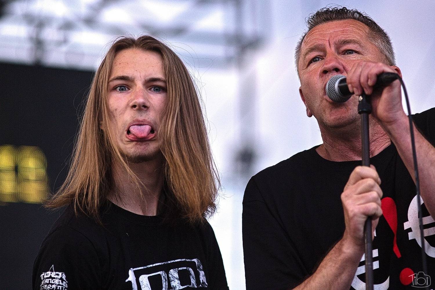 Tři sestry pokřtily nové LP. K narozeninám jim popřáli Doctor P. P., E!E či Zputnik