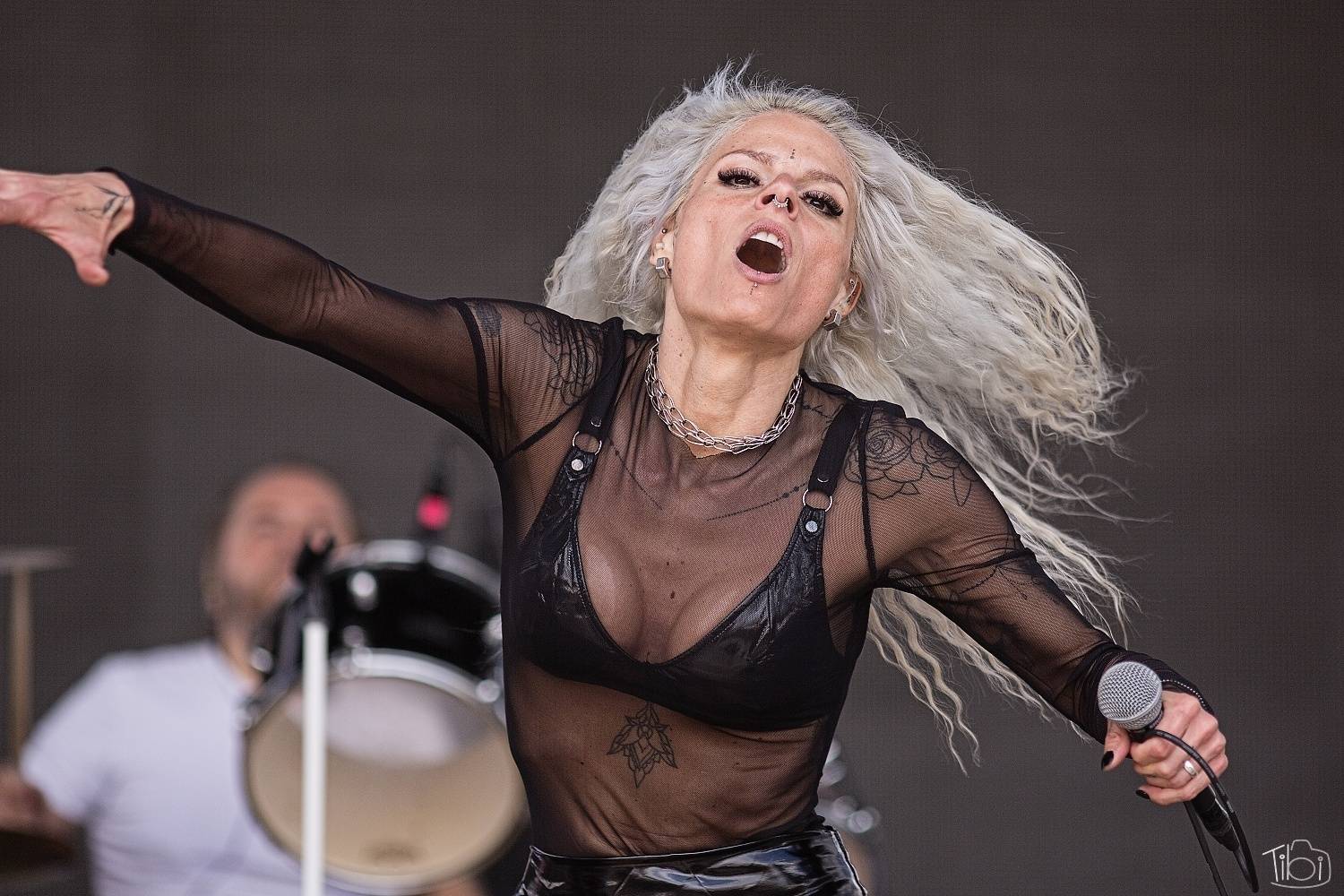 Tři sestry pokřtily nové LP. K narozeninám jim popřáli Doctor P. P., E!E či Zputnik