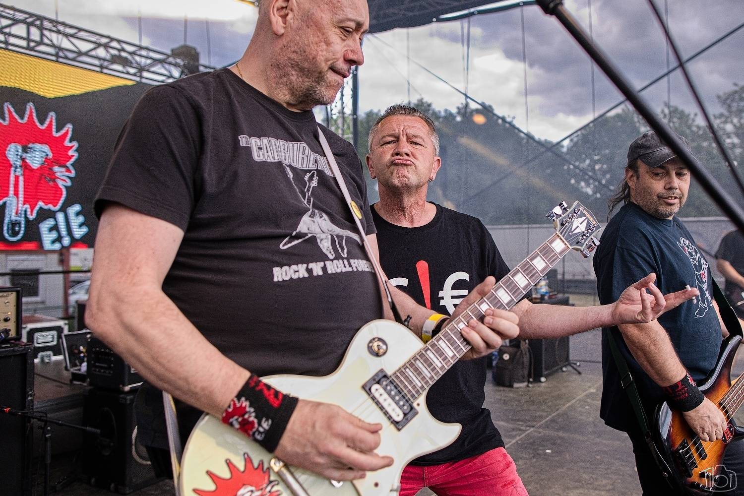 Tři sestry pokřtily nové LP. K narozeninám jim popřáli Doctor P. P., E!E či Zputnik