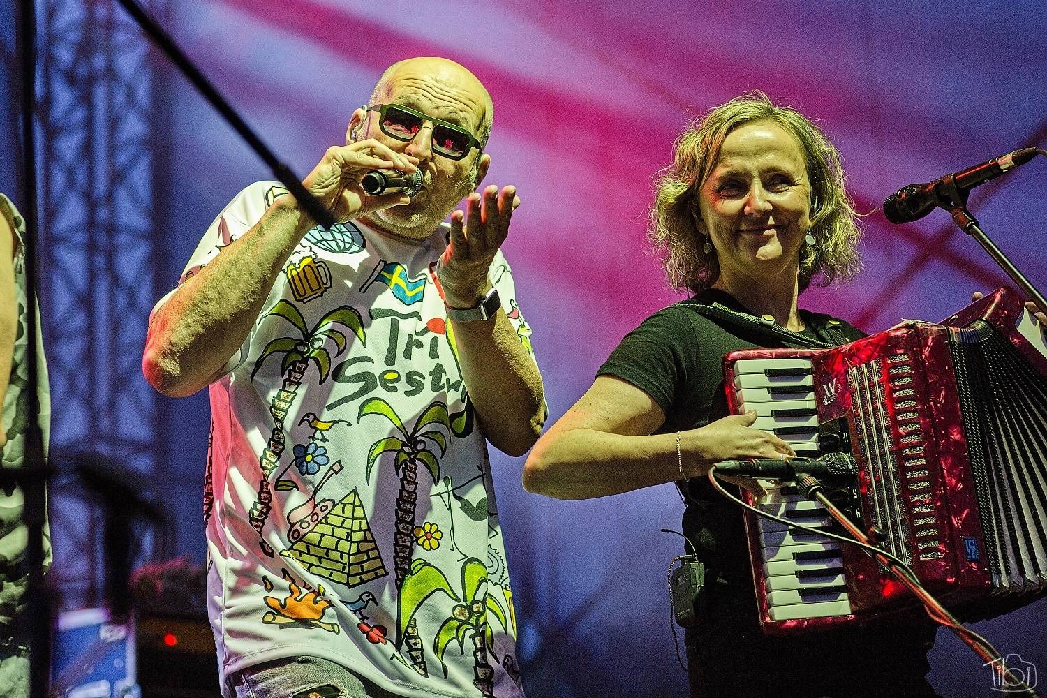 Tři sestry pokřtily nové LP. K narozeninám jim popřáli Doctor P. P., E!E či Zputnik