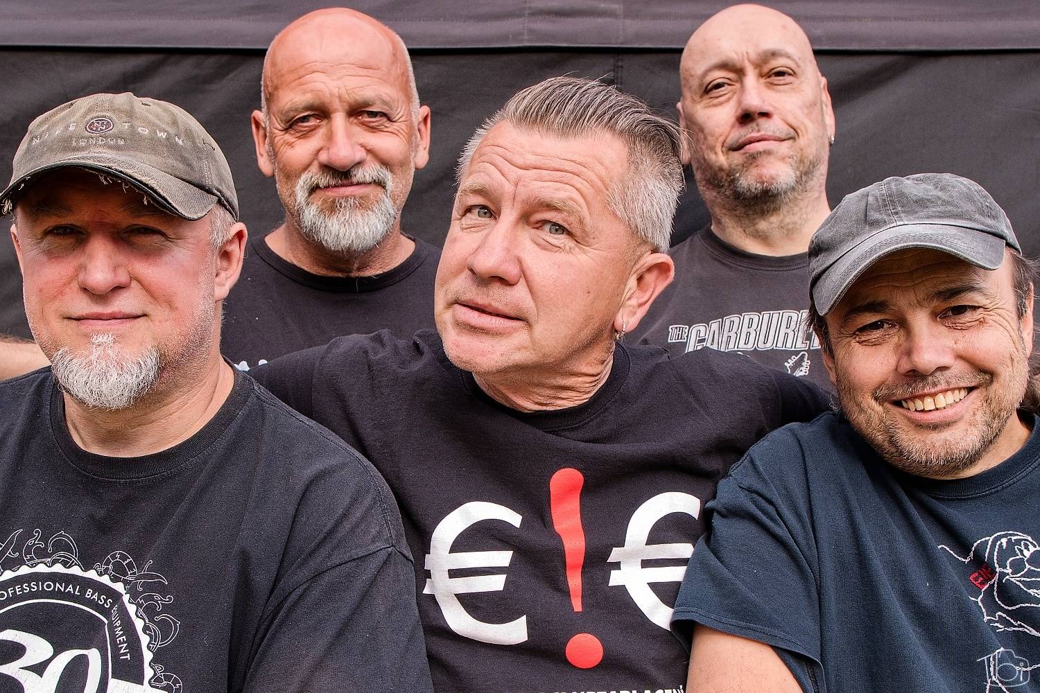 Tři sestry pokřtily nové LP. K narozeninám jim popřáli Doctor P. P., E!E či Zputnik