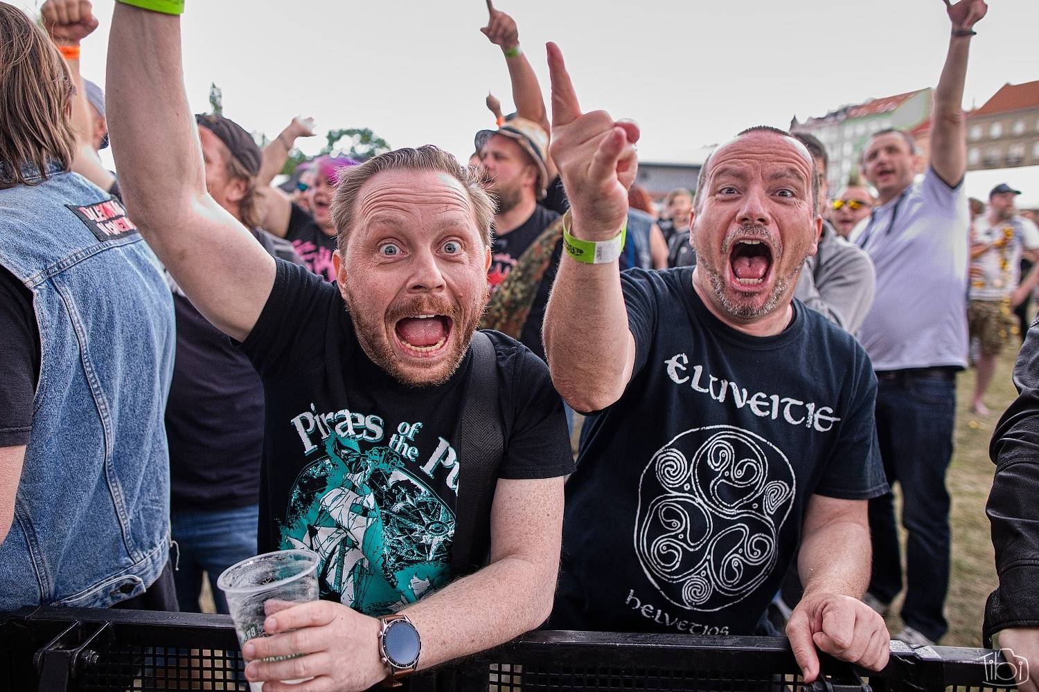 Tři sestry pokřtily nové LP. K narozeninám jim popřáli Doctor P. P., E!E či Zputnik