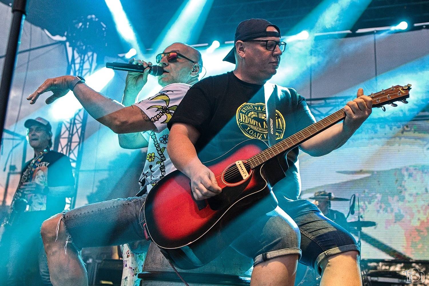 Tři sestry pokřtily nové LP. K narozeninám jim popřáli Doctor P. P., E!E či Zputnik