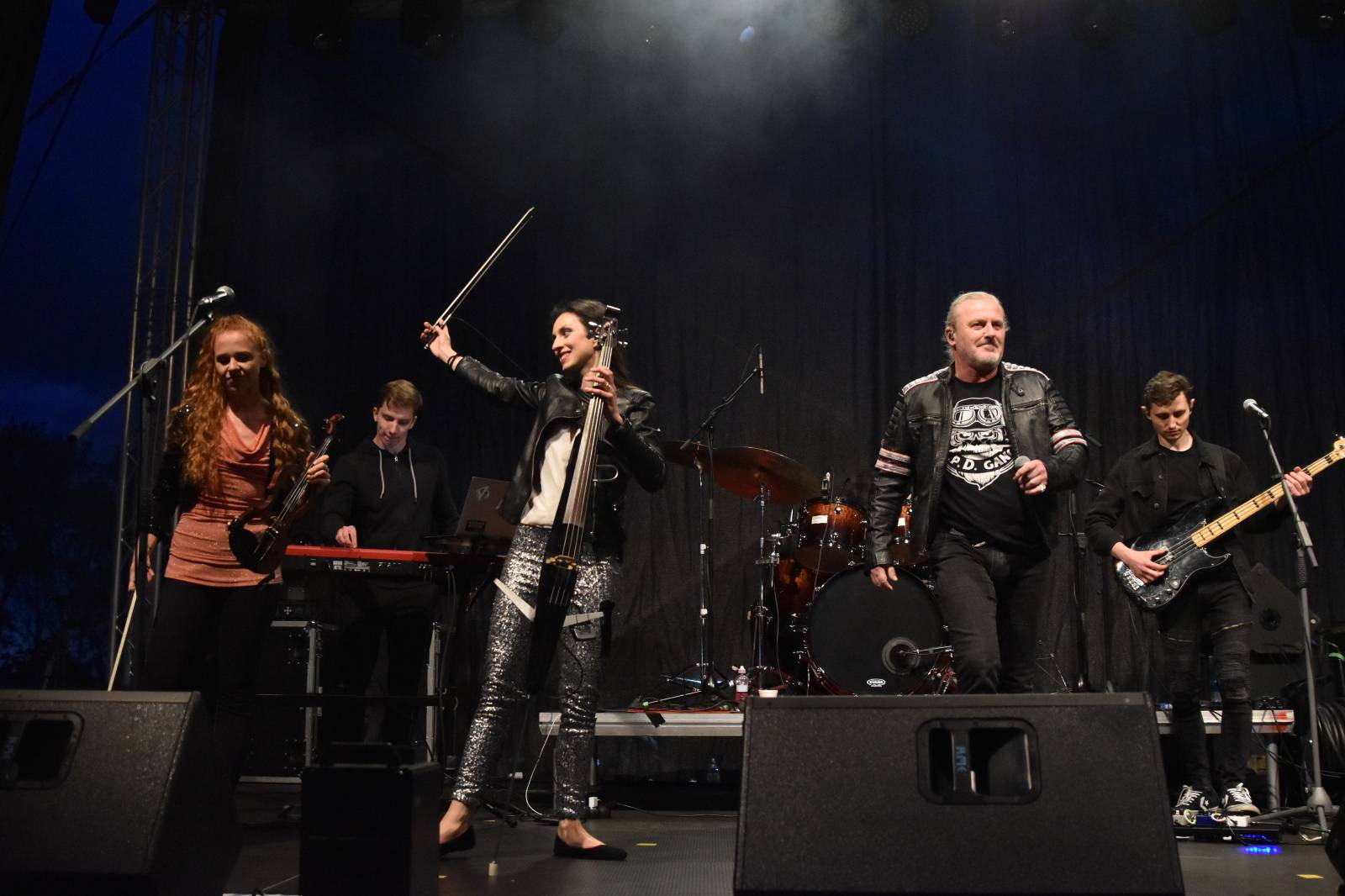 Na Oseku panovala pohoda. Pepa Vojtek vystoupil s Inflagranti, Fast Food Orchestra si přivezli Poslední joint a fiXa navnadila na Kusy radosti  