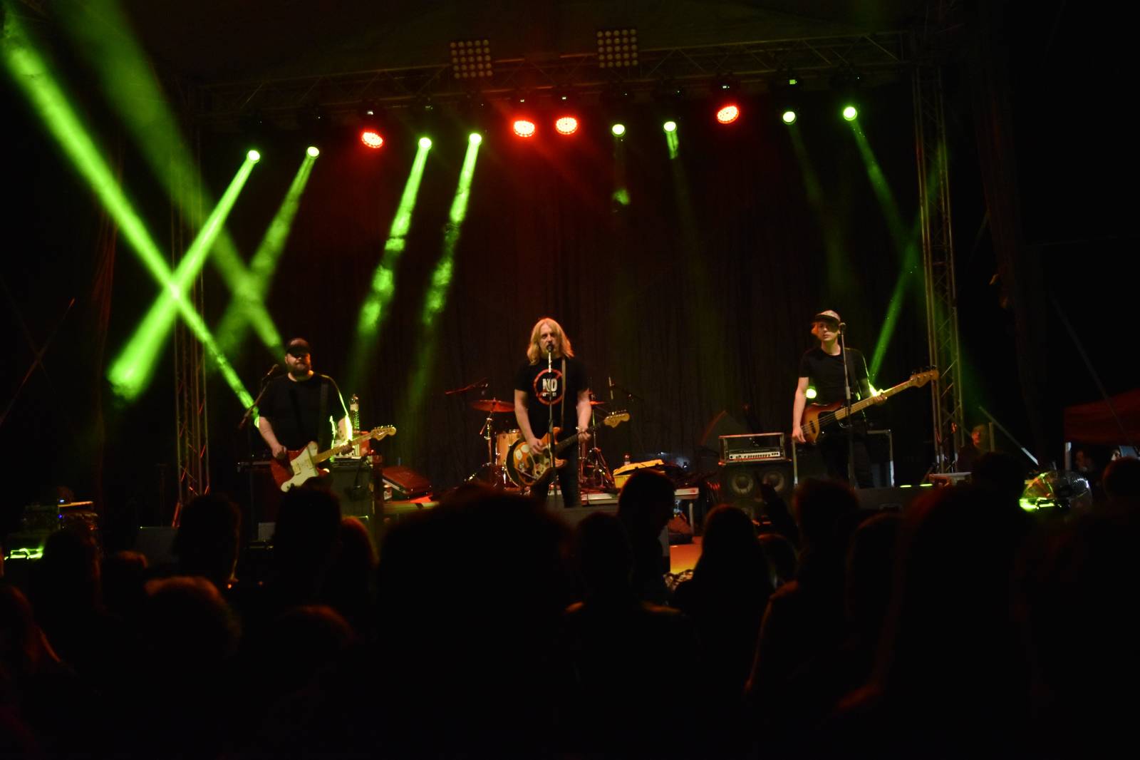 Na Oseku panovala pohoda. Pepa Vojtek vystoupil s Inflagranti, Fast Food Orchestra si přivezli Poslední joint a fiXa navnadila na Kusy radosti  